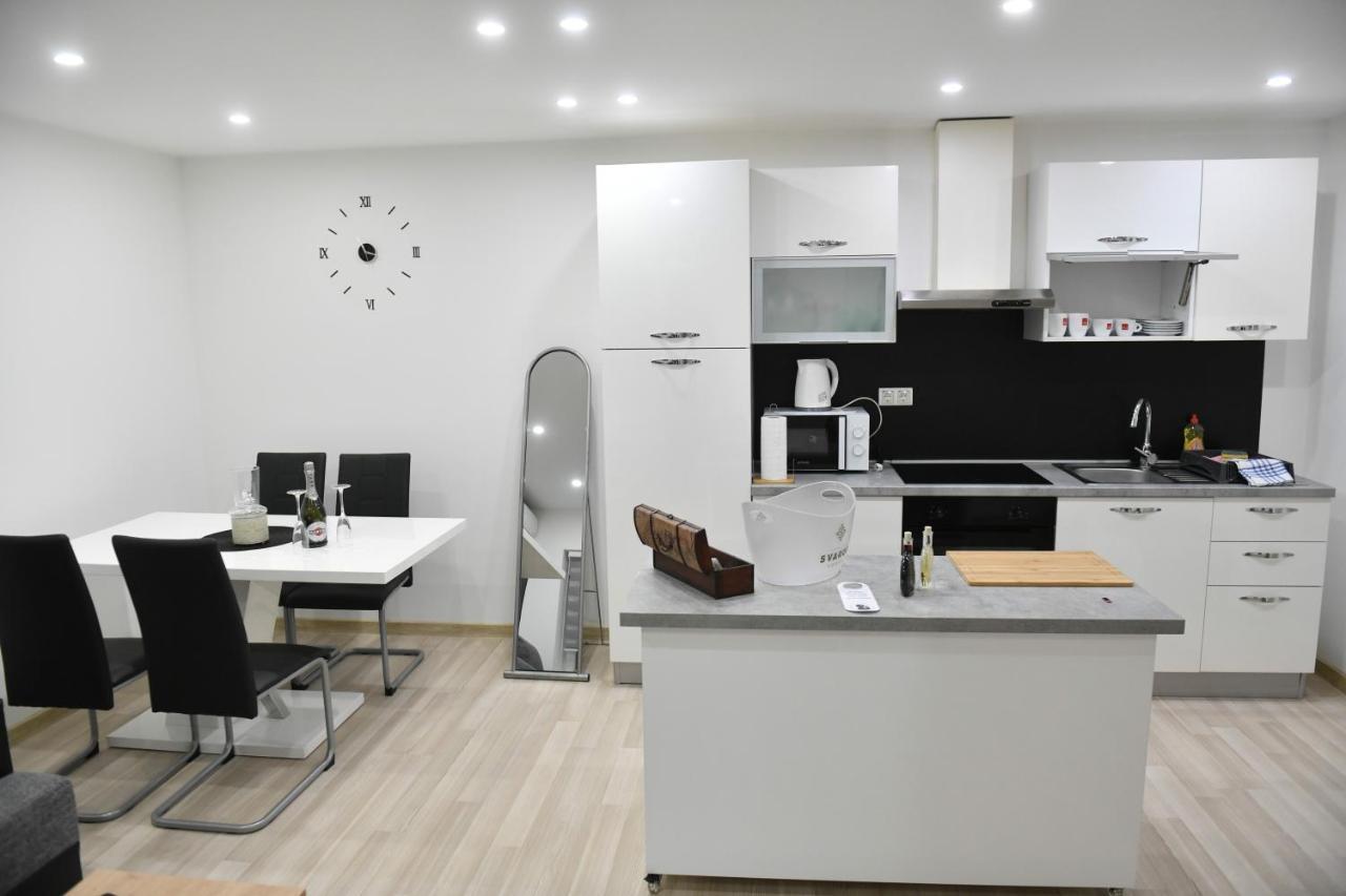 Apartman Lucia Ðakovo Buitenkant foto