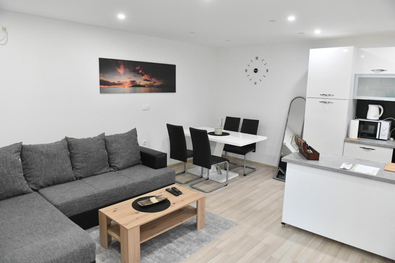 Apartman Lucia Ðakovo Buitenkant foto