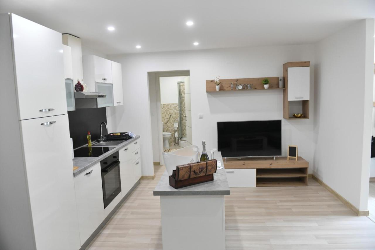 Apartman Lucia Ðakovo Buitenkant foto
