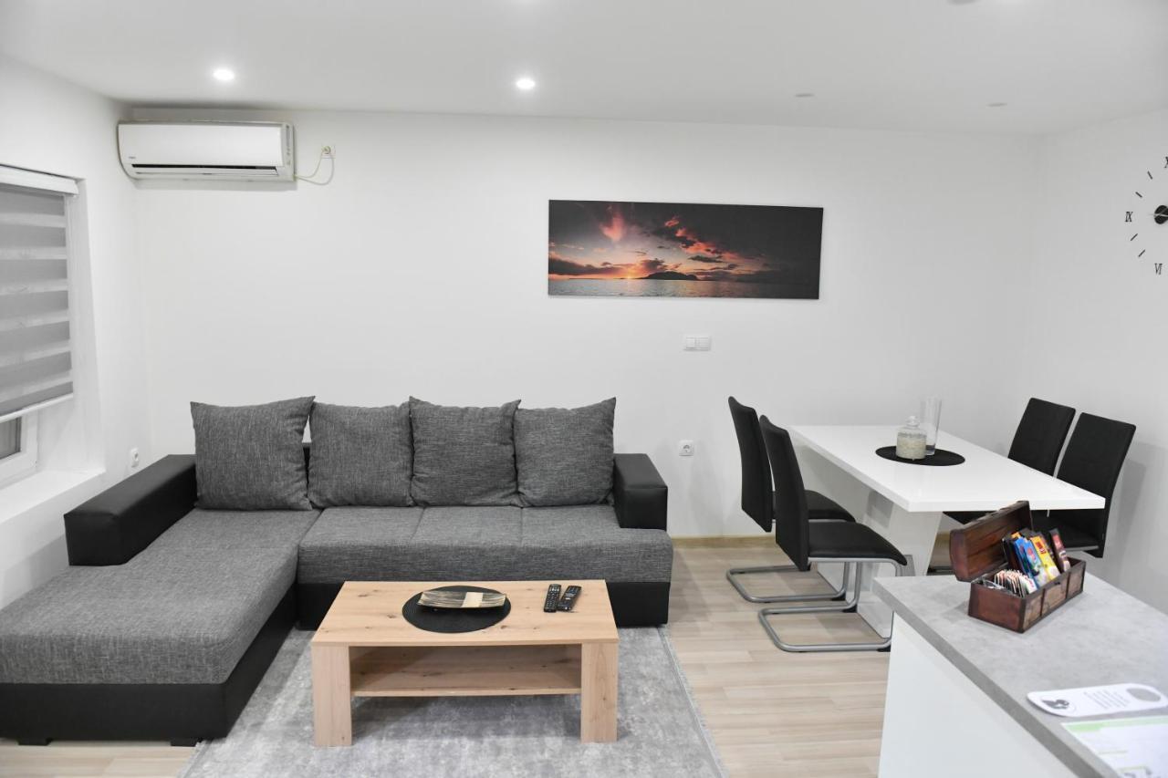 Apartman Lucia Ðakovo Buitenkant foto